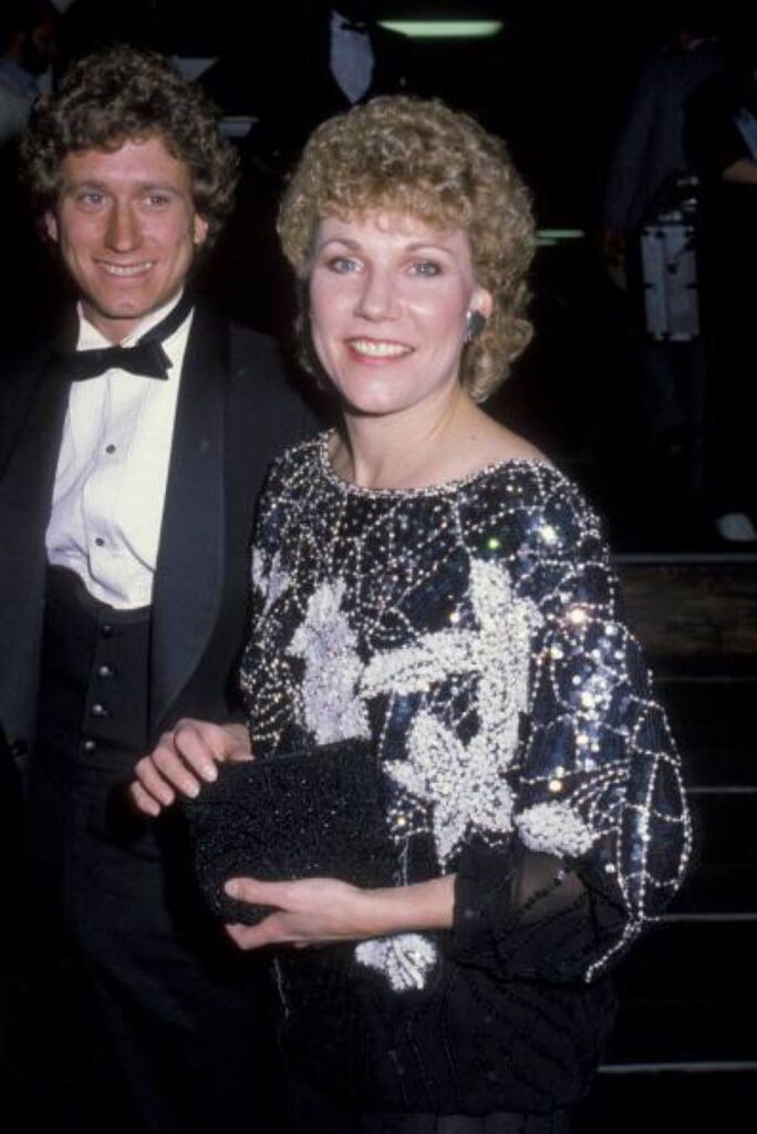 Anne and Bruce arriving at an awards show