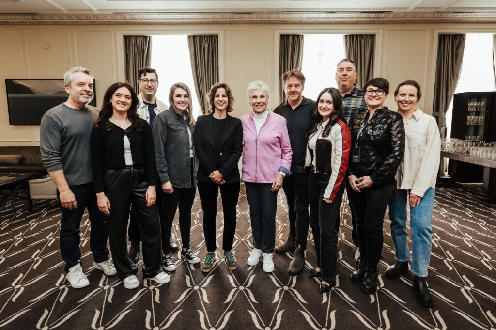 Anne-Murray-and-Universal-Team-UMG_VIP_DSP_Playlist_Event-Rosewood_Hotel_Georgia-Vancouver-Timothy_Nguyen-20250329-6-of-93-copy
